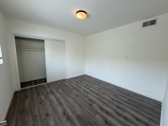 Building Photo - 1110 Mira Mar Ave