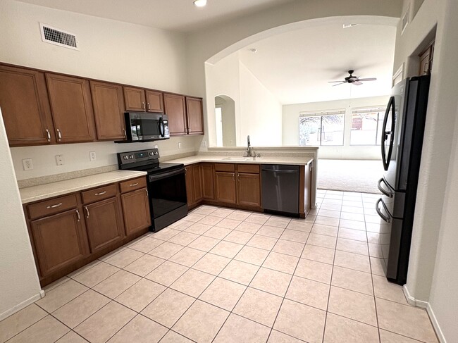 Building Photo - 1870 E Purple Martin Ln