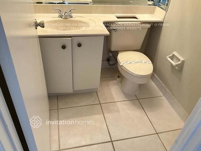 Building Photo - 2450 NW 72nd Ave