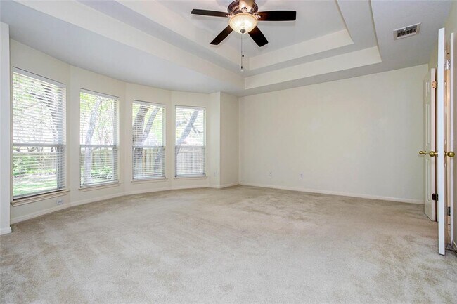 Building Photo - 3605 Bayton Dr