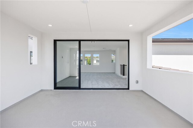 Building Photo - 169 Creation