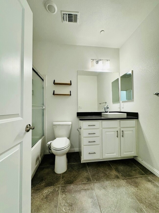 Building Photo - 1462 Cherry Cir