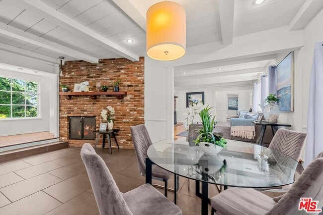 Building Photo - 23057 Sylvan St