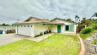 Building Photo - Sweet Single-Story with Large Driveway & S...