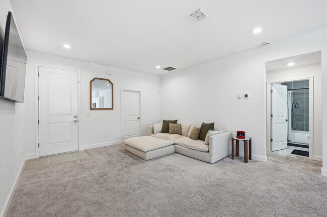 Building Photo - 8452 Dorsey St