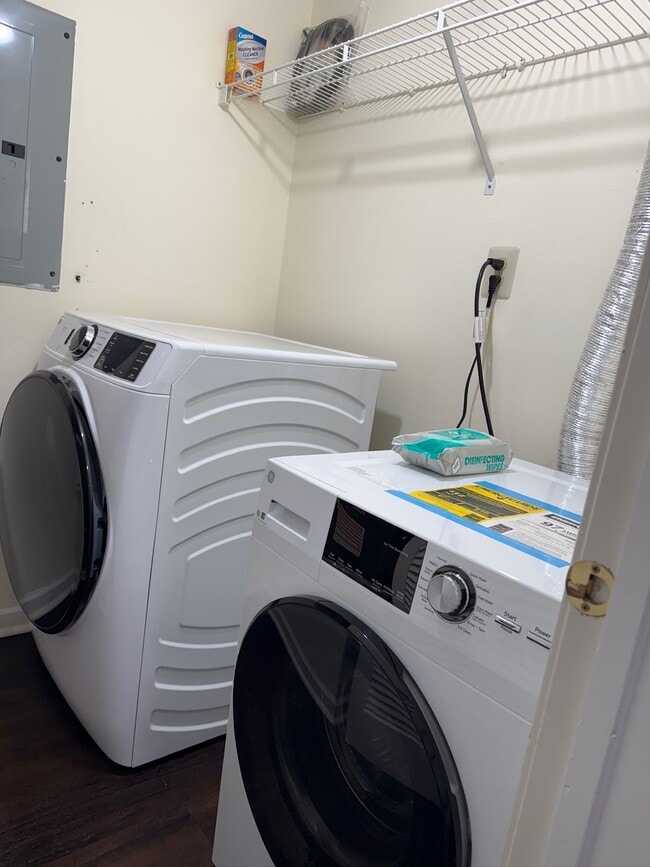 Building Photo - 481 Stoneglen St