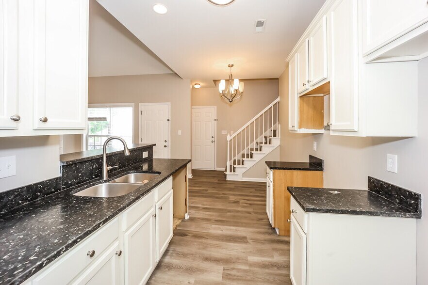 Building Photo - 54 Cottage Ln