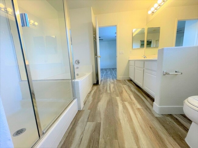 Building Photo - Two Oversized Rooms is what you looking for!