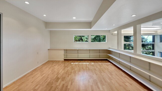 Building Photo - 1118 Keith Ave