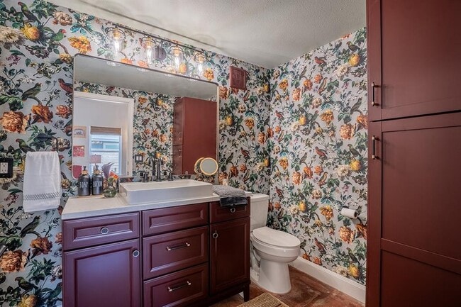 Building Photo - 5200 St Georges Green