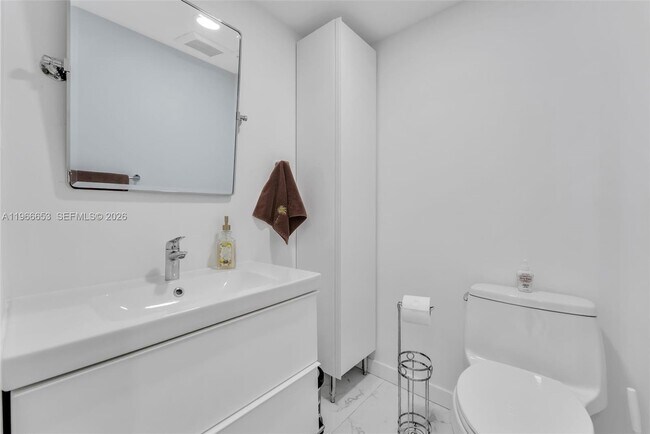 Building Photo - 1980 S Ocean Dr