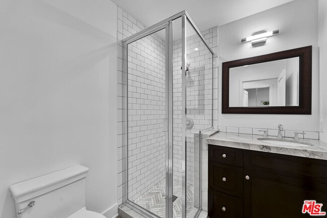 Building Photo - 918 N Genesee Ave