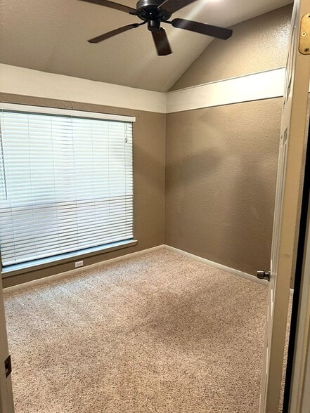 Building Photo - 1518 Chardonnay Dr