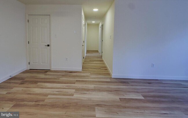 Building Photo - 16 SEQUOIA Dr