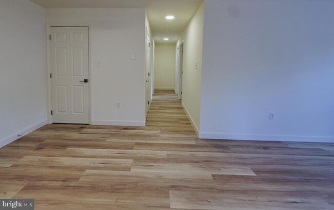Building Photo - 28 Sequoia Dr