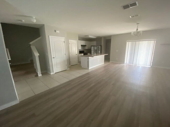 Building Photo - 3 Bedroom 2.5 Bath Townhouse in Turtle Cre...