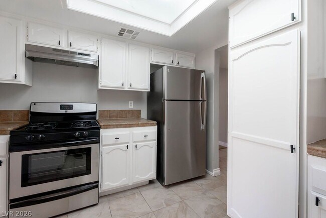 Building Photo - 5055 Stormy Cir