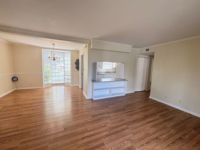 Building Photo - 2 bedroom 2 bath Condo at Carriage Hill