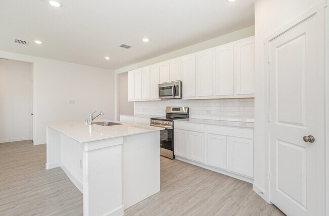Building Photo - 545 Ml Trce Wy