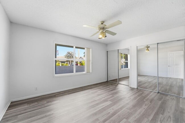 Building Photo - 9284 Laurel Green Dr