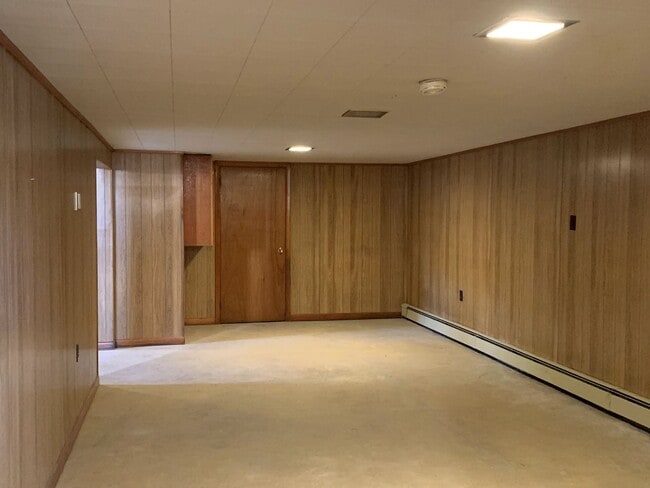 Building Photo - Charming 3-Bedroom, 1-Bath Single-Family Home