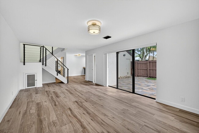 Building Photo - 3579 Cocoplum Cir