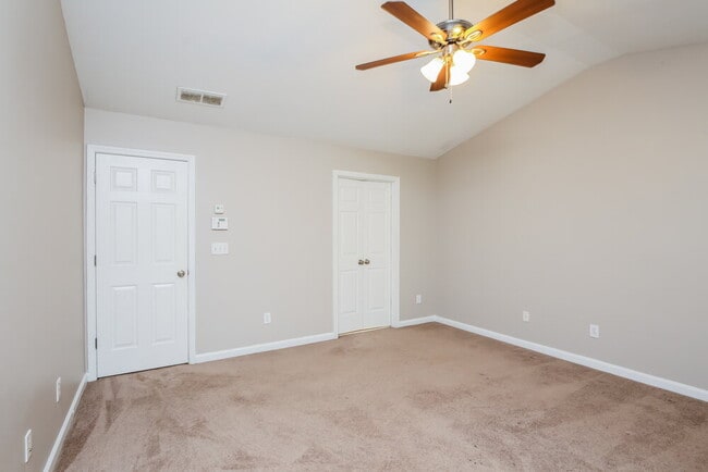 Building Photo - 745 Friars Head Dr NE