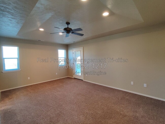 Building Photo - 2667 Torrey Pines Way