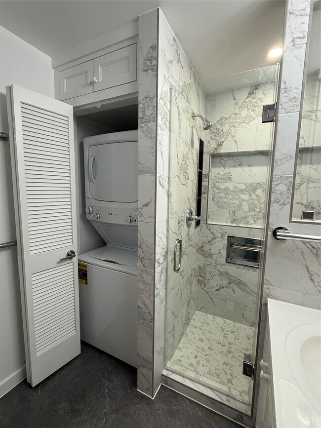 Building Photo - 4040 San Felipe St