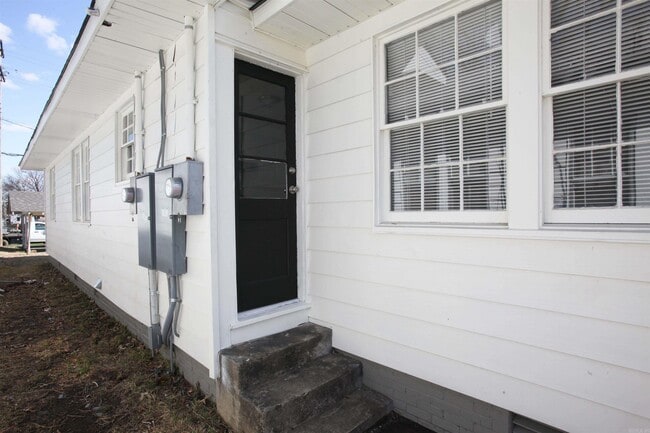 Building Photo - 1814 Moss St