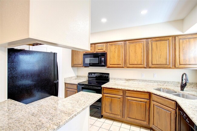 Building Photo - 1304 Harwell Dr
