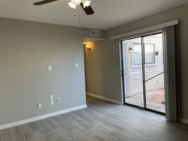 Building Photo - 6401 Deihl Rd
