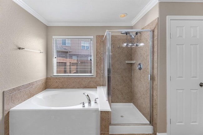 Building Photo - 10103 Sweet Willow Ln