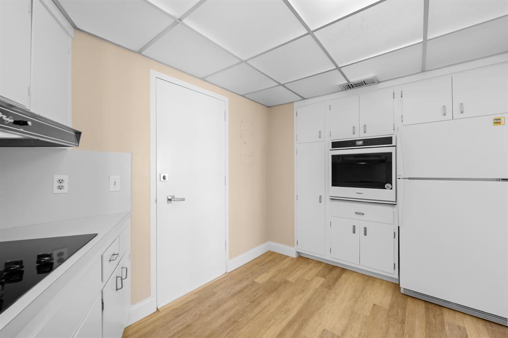 Building Photo - 3700 Galt Ocean Dr