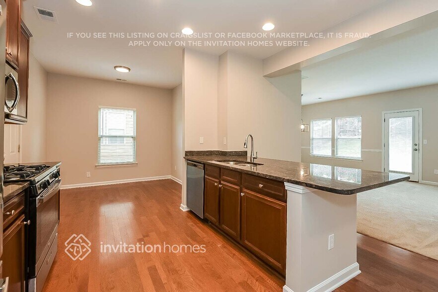 Building Photo - 4810 Fourth Rail Ln