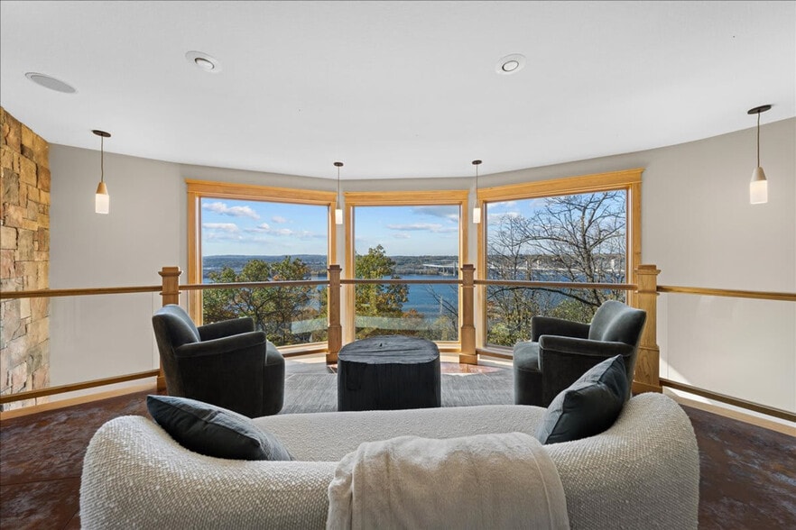 Building Photo - 1248 WI-35