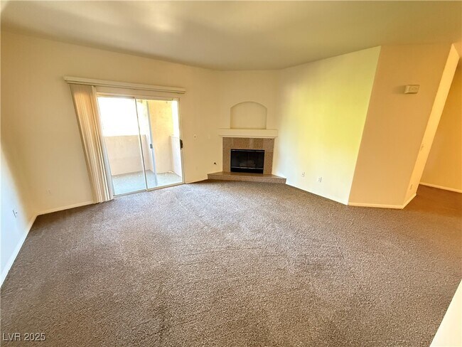 Building Photo - 2050 W Warm Springs Rd