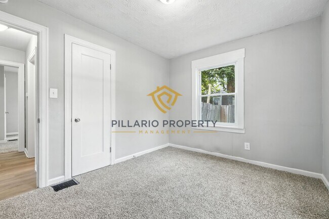 Building Photo - Beautifully Renovated 2-Bedroom Home Near Indy Motor Speedway, Available NOW!