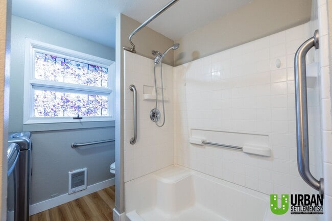 Building Photo - Great 3 bedroom 2 bathroom townhome for rent in South Spokane Valley
