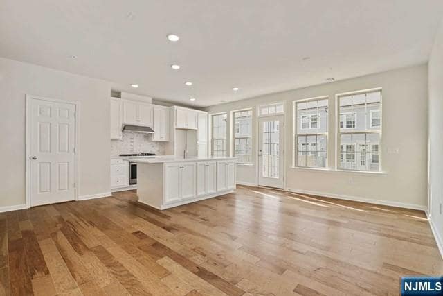 Building Photo - 7 Leahy Dr