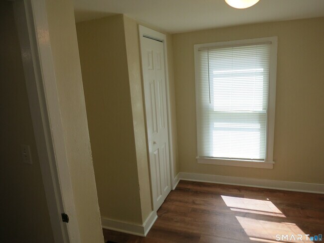 Building Photo - 16 Leesville Rd