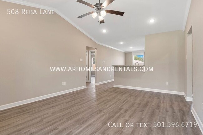 Building Photo - 508 Reba Ln