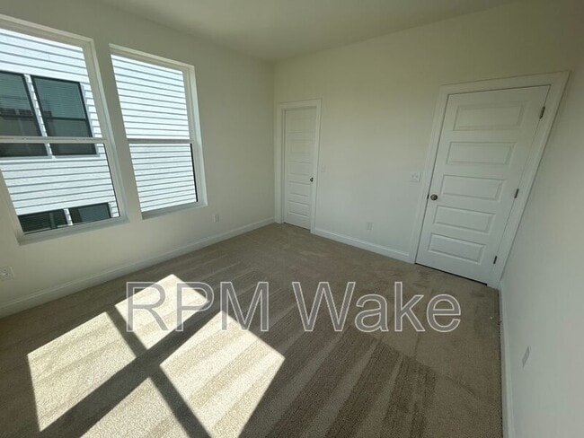 Building Photo - 1233 S Blount St
