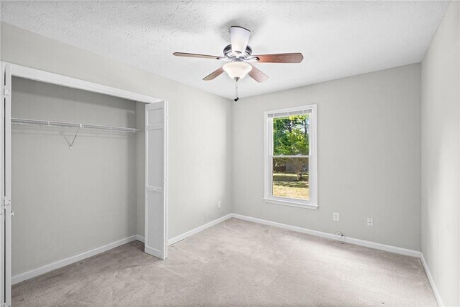 Building Photo - 1194 Meadow Oaks Dr NW