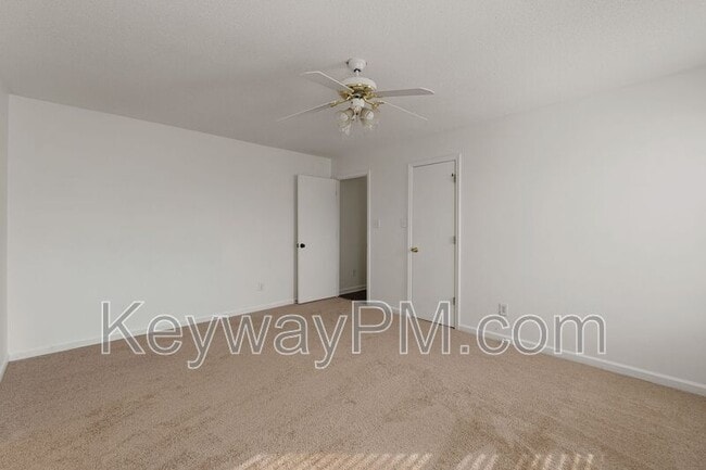 Building Photo - 2807 Crosscreek Rd