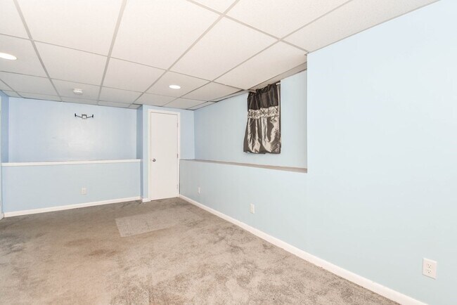 Building Photo - 86 Edwards St