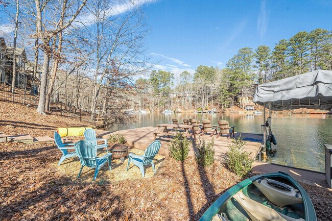 Building Photo - 117 Lakeview Cir