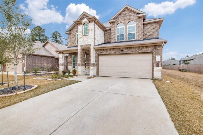 Building Photo - Looking for your first home or your forever home, the open floor plan on this beautiful home in t...