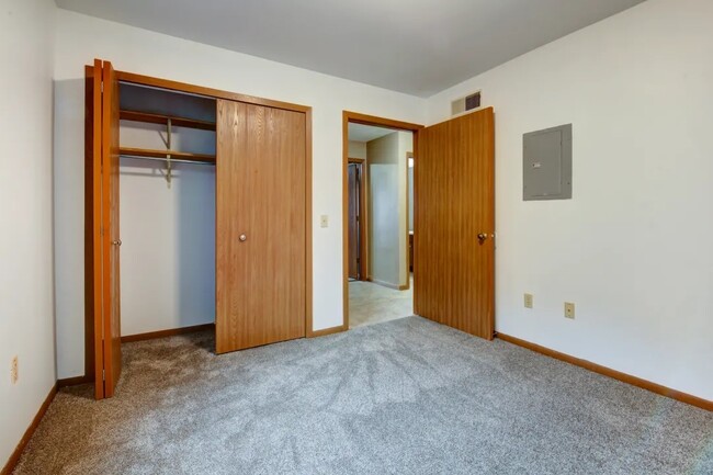 2nd bedroom - 203 W Parry St