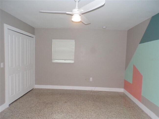 Building Photo - 2195 Gulfview Rd